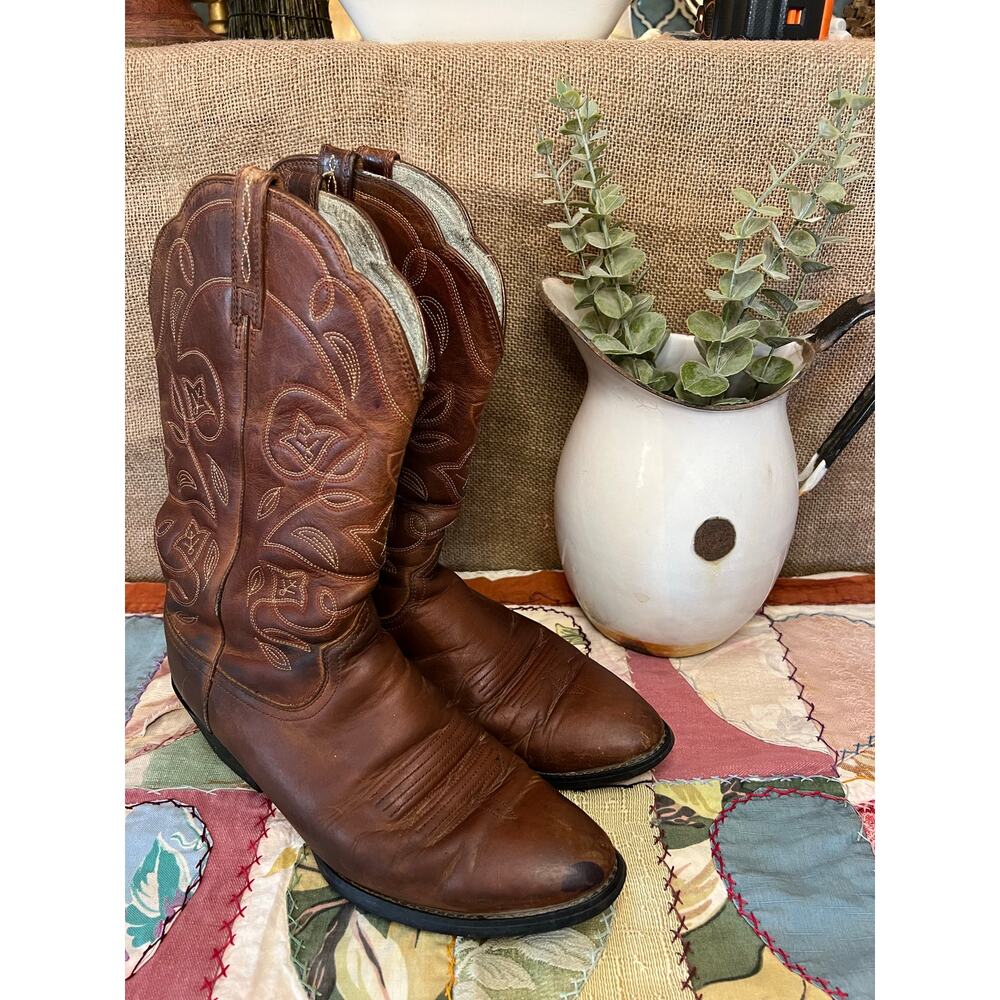 Women’s Ariat Cowboy boots 9.5 9 1/2